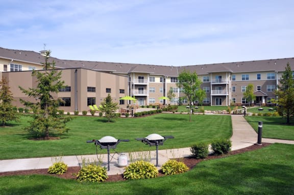 Chaska Place Apartments in Chaska MN_Courtyard C