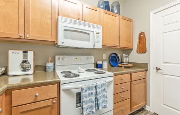 Dominium-Canterbury Ridge-Model Kitchen