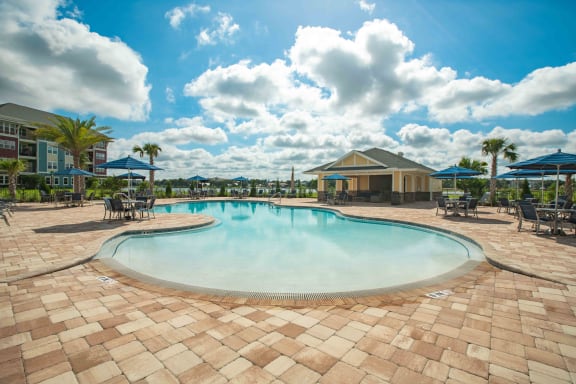 The Oaks on the Lake 55&#x2B; Luxury Apartment Living in Clermont, FL