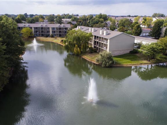 Relaxing Private Lake with Fountains Relaxing Private Lake with Fountains