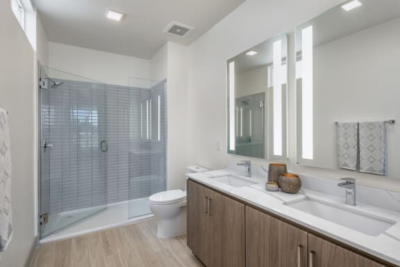 405 17 Bathroom 01