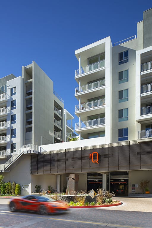 Luxurious Apartments in Woodland Hills Luxurious Apartments in Woodland Hills at The Q Variel, California