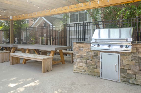 Picnic and Grilling Areas, at Wyndchase at Bellevue Apartments, Nashville, TN 37221