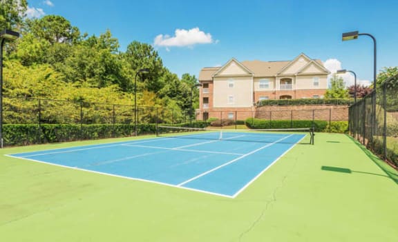 Resident tennis court at Villas at Hannover