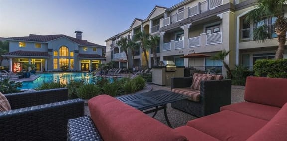 Poolside Lounge with Grills at Kirby Place Apartments in Houston Texas