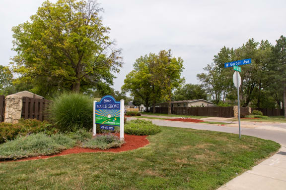 beautiful front entrance sign at maple grove mobile homes in lincoln
