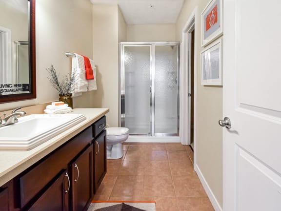 Spacious bathroom at Kenyon Square Apartments, Westerville