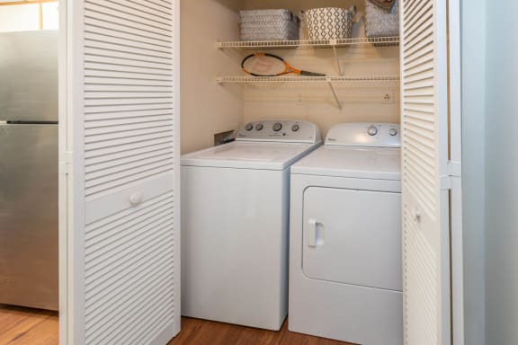 In Unit Washer and Dryer at Lakeside Glen Apartments, Florida