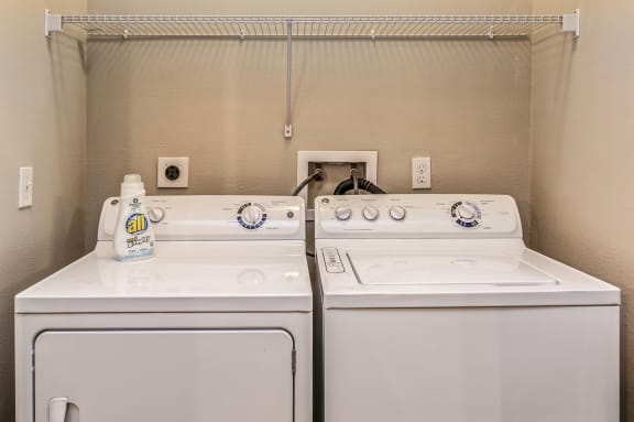 Washer &amp; Dryer at Legacy Commons, Omaha, Nebraska