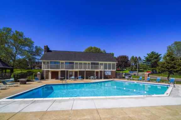 Swimming Pool with Large Sundeck and Free Wi-Fi at Concord Place Apartments, Kalamazoo