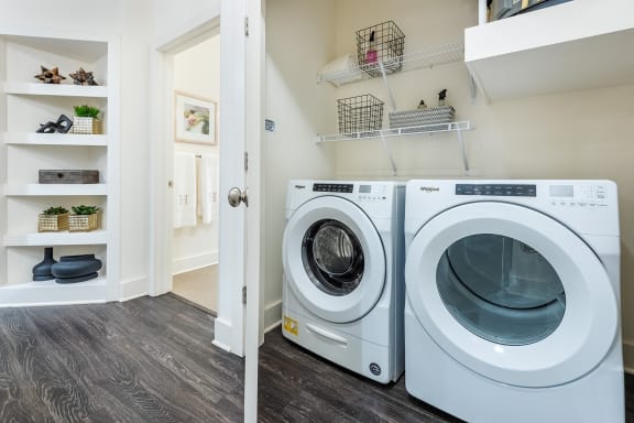 Full-Size High-Efficiency Washers &amp; Dryers