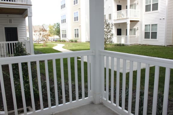 One Bedroom Apartment with Patio and Courtyard View-MetroPlace at Town Center Apartments