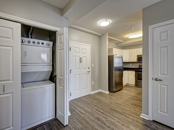 Newly Renovated 1 and 2 Bedroom Apartments with Washer Dryer-HighPoint Apartments Quincy, 12 Highpoint Circle Quincy, MA 02169