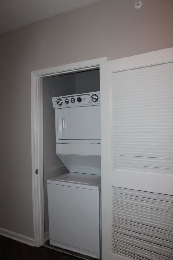 Apartments near Joint Base Andrews with Washer Dryer, MetroPlace at Town Center Apartments