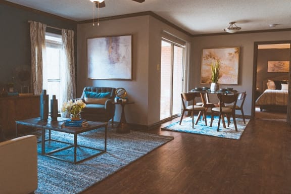 Beautiful Open Living Room at Cambridge Station Apartment Homes, Oxford, 38655