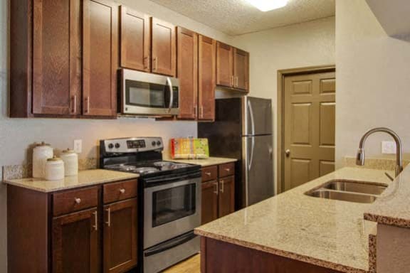 Large Open Kitchen at Highpointe at Crossgates Apartment Homes, Brandon, MS
