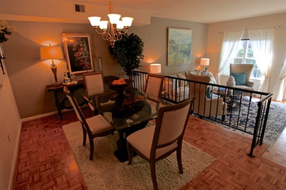 Elegant Dining Space at Indian Creek Apartments, Cincinnati