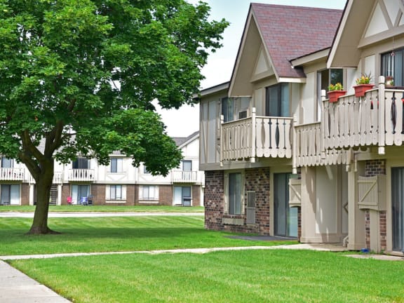 Maintained Lawns at Great Oaks Apartments, Rockford, Illinois