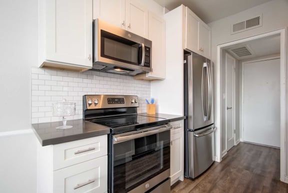 Fully Equipped Kitchen at Los Robles Apartments, Pasadena