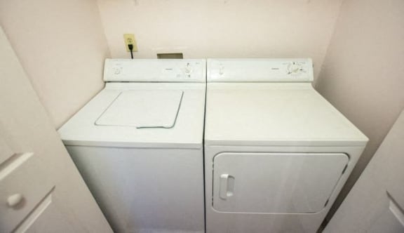 In-Home Washer &amp; Dryer at Walnut Creek Apartments, Kokomo, Indiana