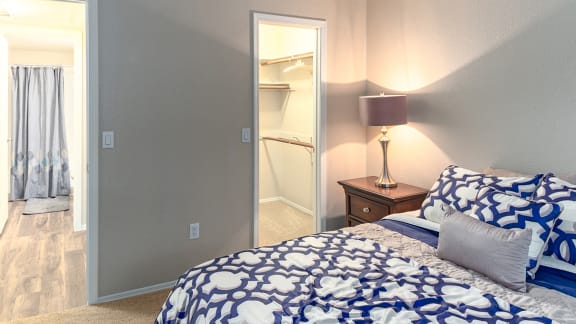 La reserve spacious bedrooms with nice lighting and bathroom