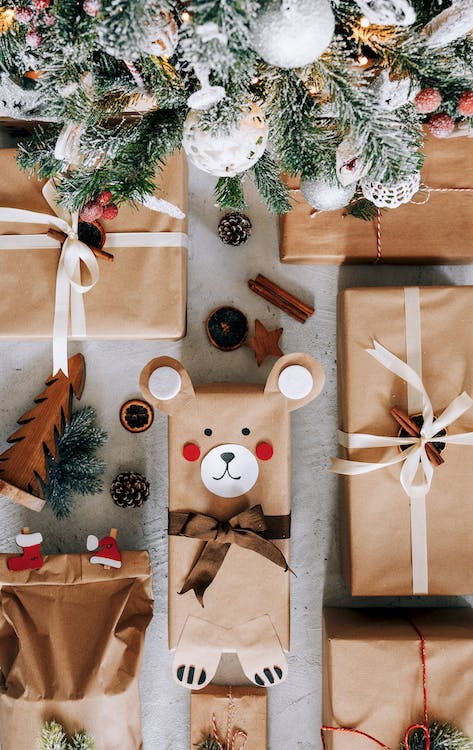 Holiday Shopping at The Verandas, Canoga Park, CA, 91304