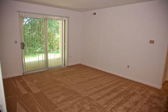 Carpeting at Creekside Square Apartments, Indianapolis, IN, 46254
