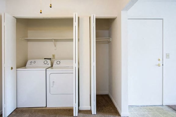 Washer/Dryer In Apartment at Creekside Square Apartments, Indianapolis