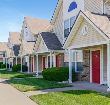 Private Entrances At Reserve At Moonlight Apartment Homes