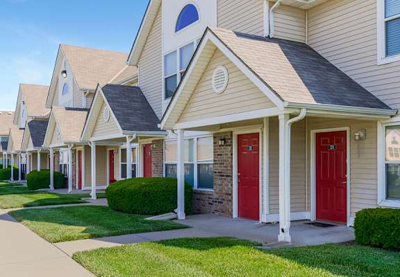 Private Entrances At Reserve At Moonlight Apartment Homes