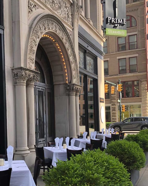 fine dining at Prime Steakhouse at 220 Meridian in Indianapolis, IN 46204
