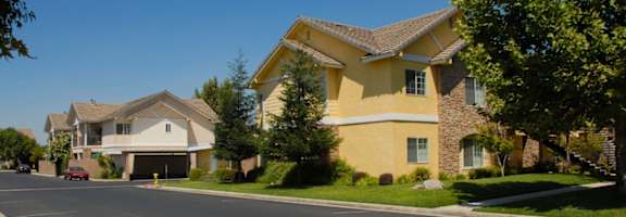Exterior View at Dartmouth Tower at Shaw, Clovis, CA