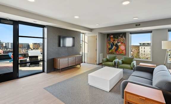 Lake Street Dwelling  sky deck