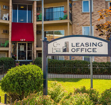 Exterior of City Limits Apartments in Minneapolis, MN