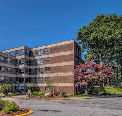 Exterior View of Rockingham Glen Entrance to Leasing and Management Office. 