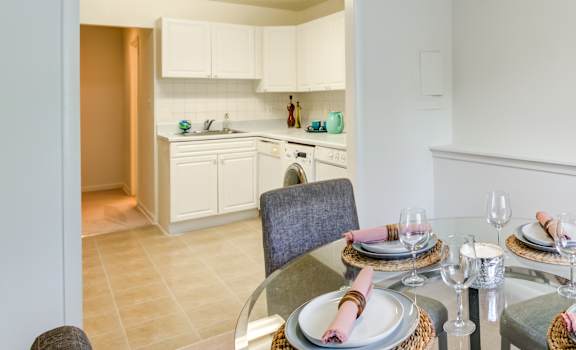 The Fairway Apartments dining area