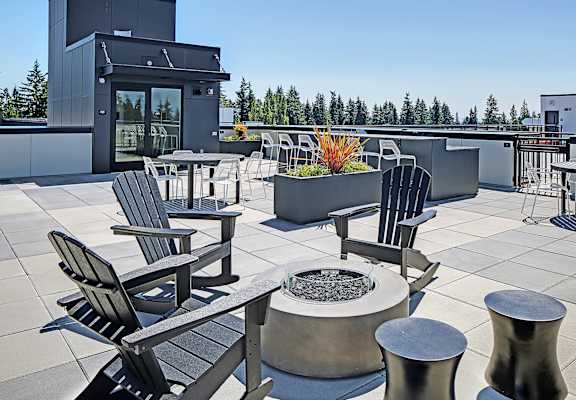 Geo Apartments Rooftop Courtyard and Firepit