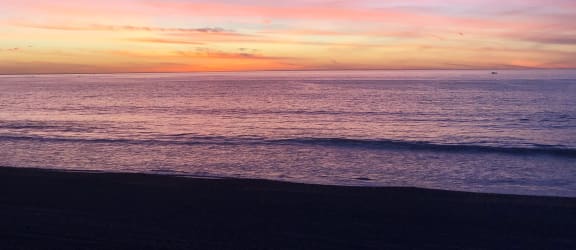 a beautiful sunset over the pacific ocean