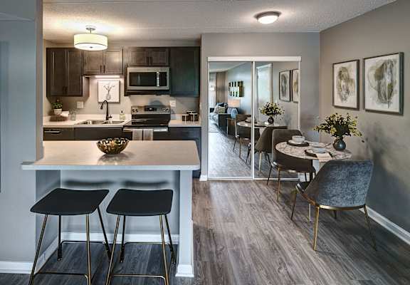 Spacious Kitchen With Dining at Foxboro Apartments, Wheeling, IL