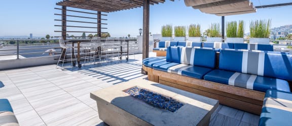 a look at the rooftop deck at the new avid hotels by marriott in san francisco