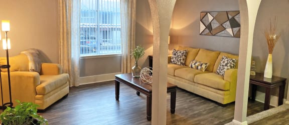 livingroom at wellington estatesa partments in san antonio tx 4-2020