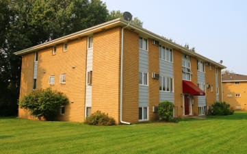 Ryan Creek Manor exterior