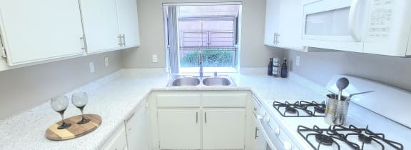 Tuscany Pool at Encore Apartments, Ontario, 91764
