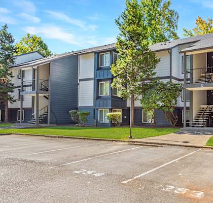Crown Court Apartments in Clackamas, Oregon, building exteriors and entryways.