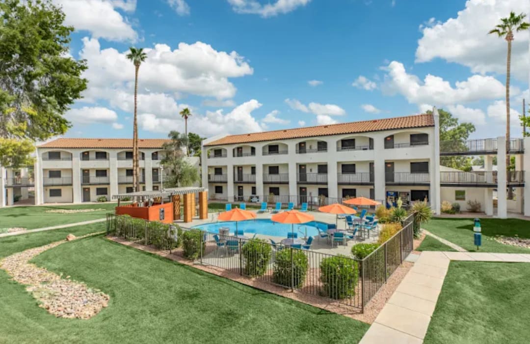 Pool and poolside area at Tides on 51st.