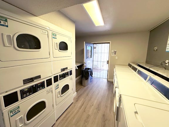 Shared laundry room at Tides on 51st.