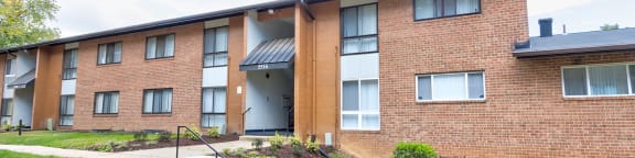 Stunning Exterior at Oaks in Oxon Hill in Maryland