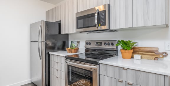 The Tides at Willow Pointe Apartments Model Kitchen