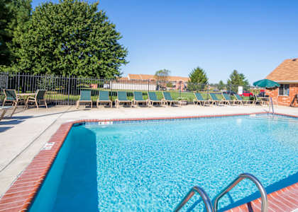 Swimming pool and sun deck at Bradford Run Apartments, Kokomo, Indiana