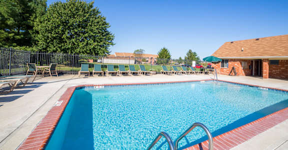 Swimming pool and sun deck at Bradford Run Apartments, Kokomo, Indiana